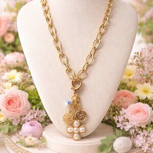Southern Glitz Gold Charm Necklace – Pearl Flower Pendant with Bee